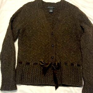 Olive green sweater with velvet tie, size medium